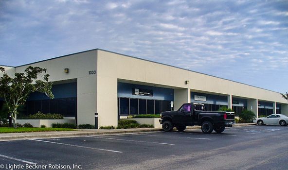 Gateway Business Center Office/Flex: 1333 - 1335 Gateway Dr., Melbourne, FL 32901